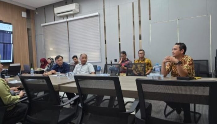 Mediasi Panas Bale Hinggil: Media Dilarang, Warga Gugat Keadilan