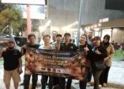 Phatas Community Tebar Takjil untuk Pengendara di SPBU Unesa