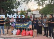 Aksi Sosial Ramadan, Berita Cakrawala Bagikan Takjil untuk Warga dan Pengendara