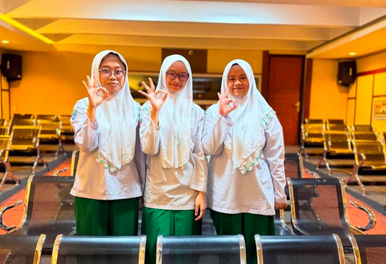 SMA Khadijah Surabaya