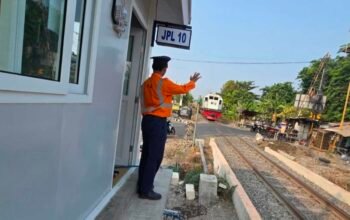 KAI Daop 8 Surabaya Operasikan 3 Pos JPL Baru, 12 Titik Masih Dibangun