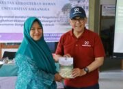 FKH UNAIR Latih Warga Abar Abir Gresik Olah Telur, Susu, dan Daging