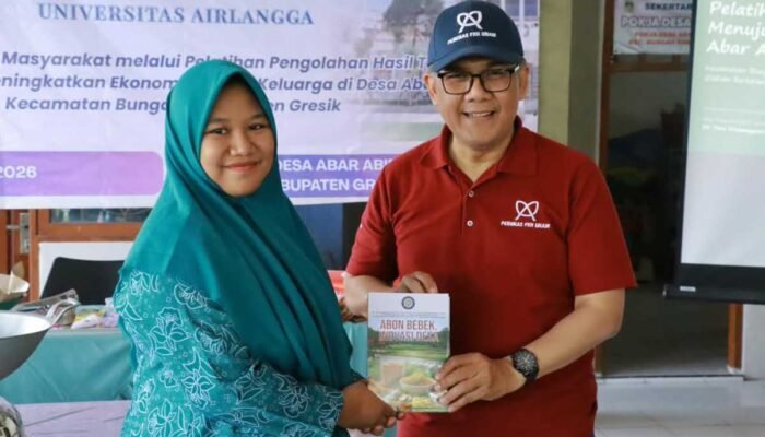 FKH UNAIR Latih Warga Abar Abir Gresik Olah Telur, Susu, dan Daging